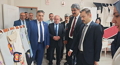 Kursiyerlerin el emeği eserleri sergilendi