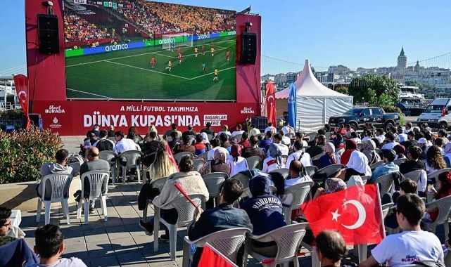 Meydanlarda milli maç izlenmeyecek! Bakan Çiftçi'den valiliklere genelge