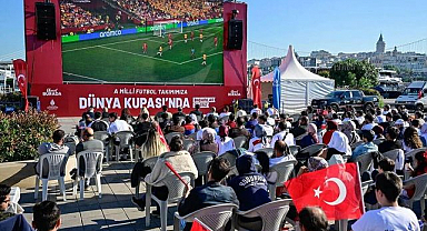 Meydanlarda milli maç izlenmeyecek! Bakan Çiftçi'den valiliklere genelge