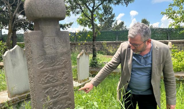 Mezar taşlarında saklı şehir hafızası! Erzurum'un Meşhurlar Suffesi