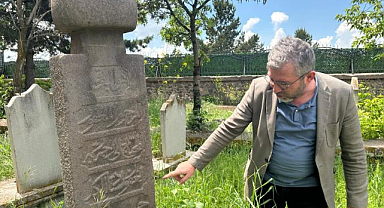 Mezar taşlarında saklı şehir hafızası! Erzurum’un Meşhurlar Suffesi