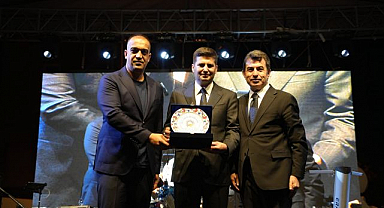 MHP İl Başkanı Yurdagül, İspir’de Mustafa Yıldızdoğan konserine katıldı