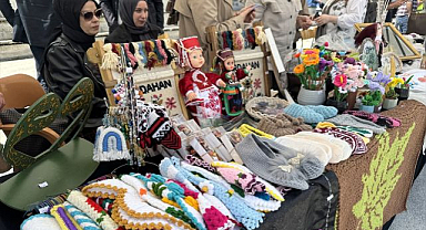Milli Egemenlik Parkı’nda kermese yoğun ilgi