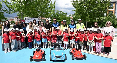 Miniklere trafik eğitimi parkuru oluşturuldu