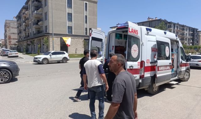 Motosiklet ile otomobil çarpıştı: 1 yaralı var!