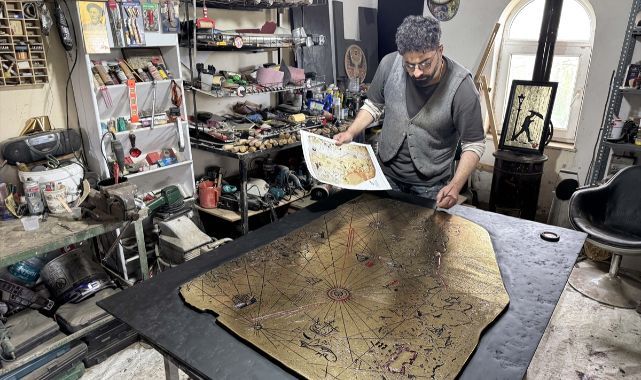 Piri Reis haritasına altın varak dokunuşu