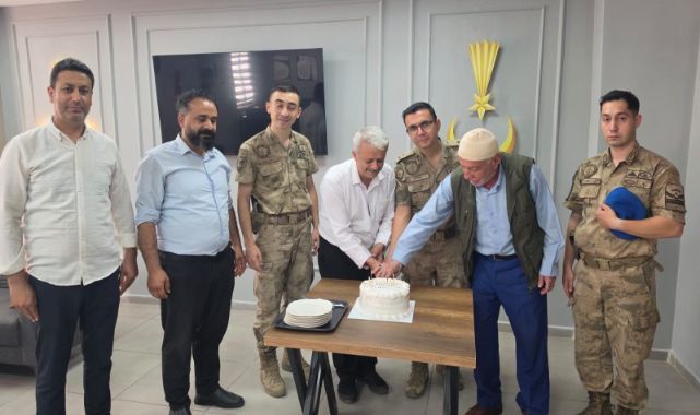 Şehit babalarından anlamlı hareket