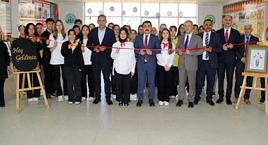 Şehitler Ortaokulunda anlamlı şiir ve sanat programı