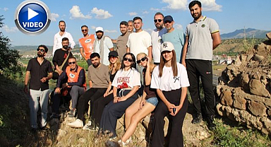 Tarihi mekanları karış karış gezdiler
