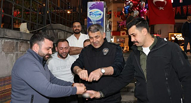 Tütünü bıraktı, Erzurum Emniyet Müdürüyle birlikte sigaraları kırdı