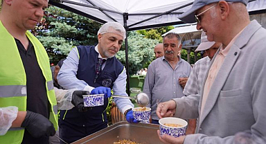Yakutiye Belediyesi'nden aşure ikramı