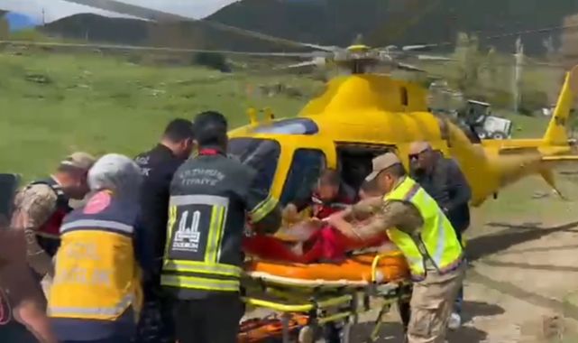 Yangında ağır yaralanan kişi helikopterle Erzurum'a sevk edildi