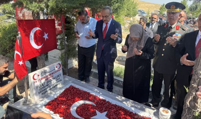 15 Temmuz şehidi Fuat Bozkurt mezarı başında anıldı