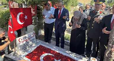 15 Temmuz şehidi Fuat Bozkurt mezarı başında anıldı