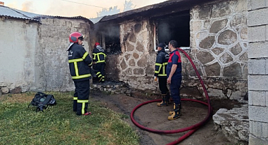 22 kişilik aile yangından son anda kurtarıldı!