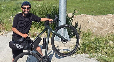 550 kilometre pedal çevirip festivale ulaştı