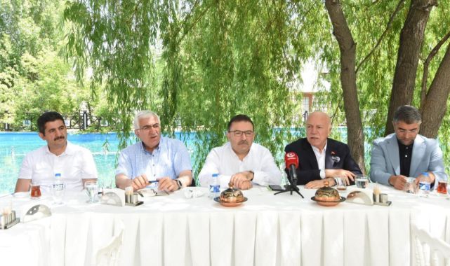 AK Parti Erzurum teşkilatı gündemi değerlendirdi: 