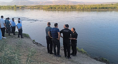 Akıntıya kapılan çocuk için arama çalışması başlatıldı