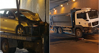 Alt geçitte korkutan kaza! kontrolden  çıkan kamyon  araca çarptı