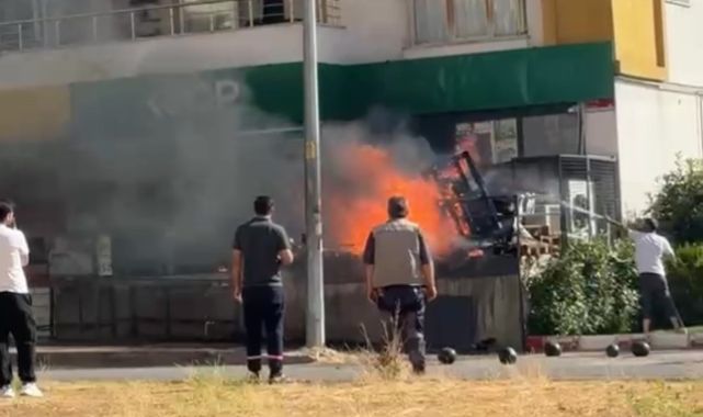 Atık malzemeler alev alev yandı!