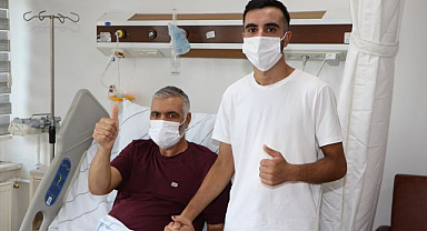 Babasını ciğerinden bir parça ile hayata bağladı