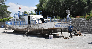 Balıkçılar teknelerini av sezonuna hazırlıyor