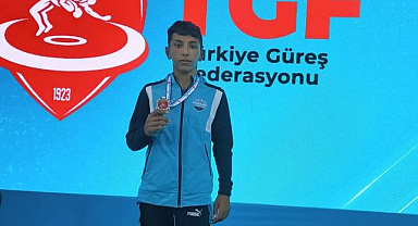Başarılı sporcu minderde Türkiye şampiyonu oldu   