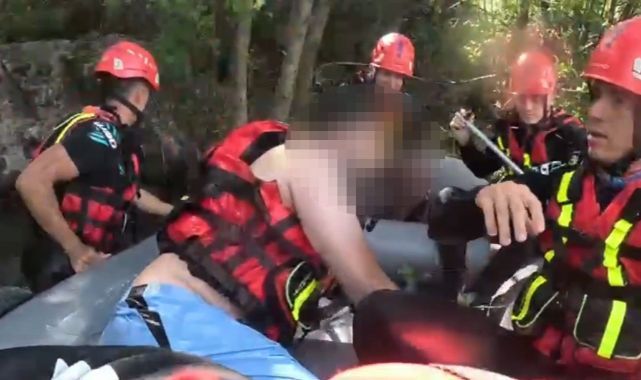 Boğulma tehlikesi geçiren vatandaşı Jandarma SAK Timi kurtardı