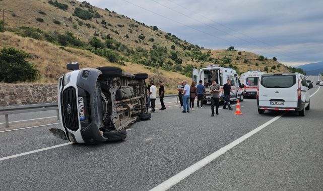Devrilen minibüsteki 6'sı çocuk, 19 kişi yaralandı