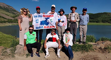 Doğa aktivistleri dağın zirvesinde buluştu