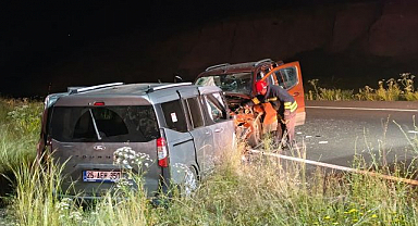 Erzurum'da iki otomobilin çarpıştığı kazada 4 kişi yaralandı