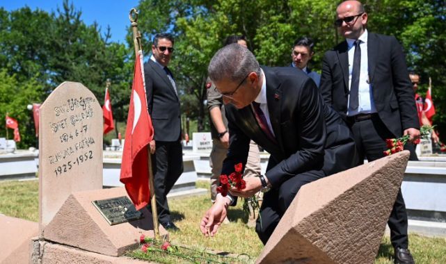 Erzurum'da şehitlere vefa ziyareti
