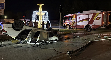 Erzurum'da takla atan araçta 3 kişi ağır yaralandı