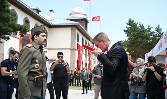 Erzurum Kongresi'nde gelenek değişti! Bahçede kutlama gerçekleşti