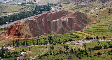 Erzurum'un Gökkuşağı Tepeleri'nden kareler