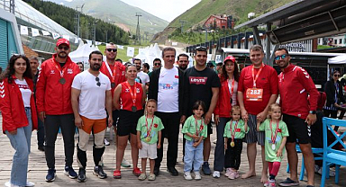 Erzurum Valisi Aydın Baruş halk yürüyüşüne katıldı!