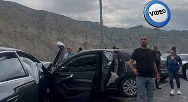 Erzurum-Yusufeli Karayolu'nda kafa kafaya çarpıştılar