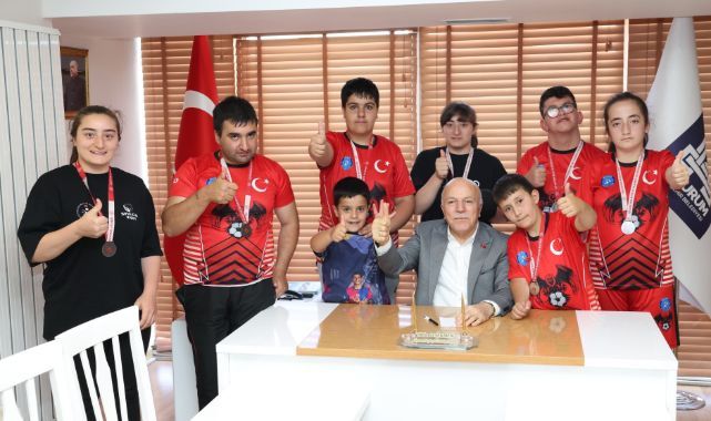 Erzurumlu özel sporcular bocce'de tarih yazdı