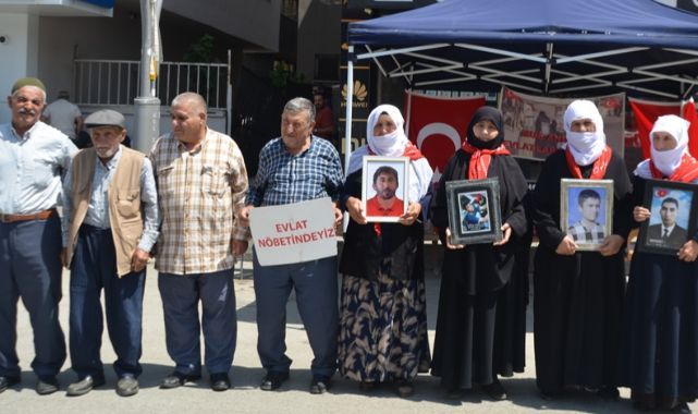 Evlat nöbetinde umutlu bekleyiş sürüyor