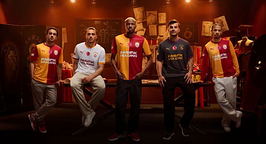 Galatasaray yeni sezon formalarını tanıttı   
