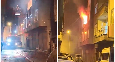 Gece çıkan yangın evi kullanılamaz hale getirdi