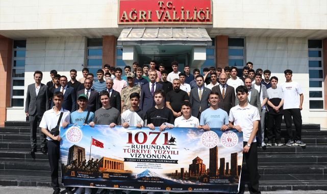 Gençlerin tarih ve kültür rotası yolculuğu başladı