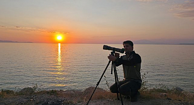 Gün batımı ve ay ışığı eşsiz manzara oluşturdu