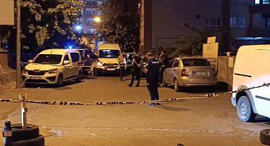 İki grup birbirine girdi! Çıkan kavgada silahlar çekildi