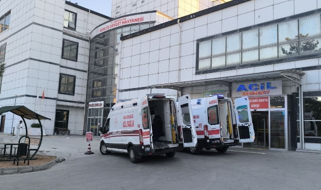 İnşaat iskelesi çöktü! 3 işçi hastaneye kaldırıldı