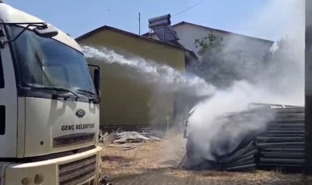 İstiflenen plastik pencerelerde yangın