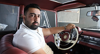 Kentteki tek klasik aracına gözü gibi bakıyor