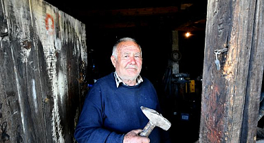 Kıbrıs gazisi Yaşar Usta'dan demir sanatı