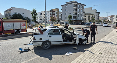 Kontrolden çıkan otomobil karşı şeride geçti