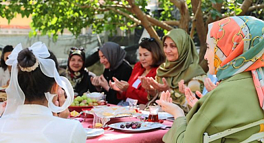 Koruyucu aileyi yalnız bırakmadılar